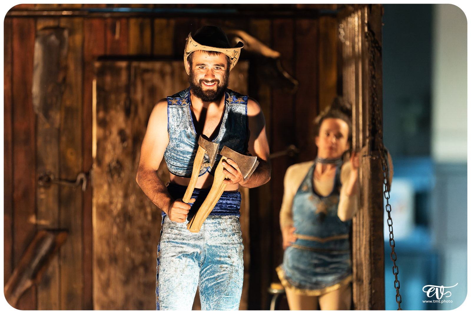 DE CHAIR ET D'ACIER (CIE 100 RACINES)